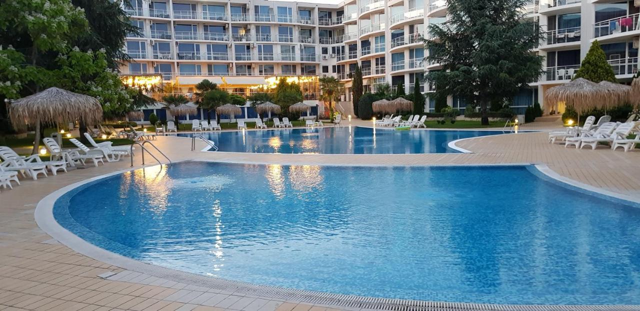 Apartment With Green Terrace Burgas City Exterior foto