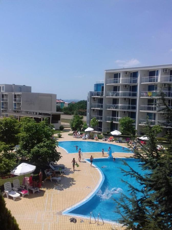 Apartment With Green Terrace Burgas City Exterior foto