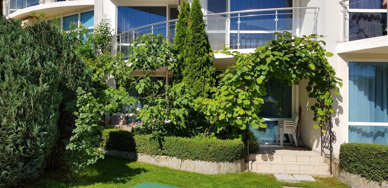 Apartment With Green Terrace Burgas City Exterior foto